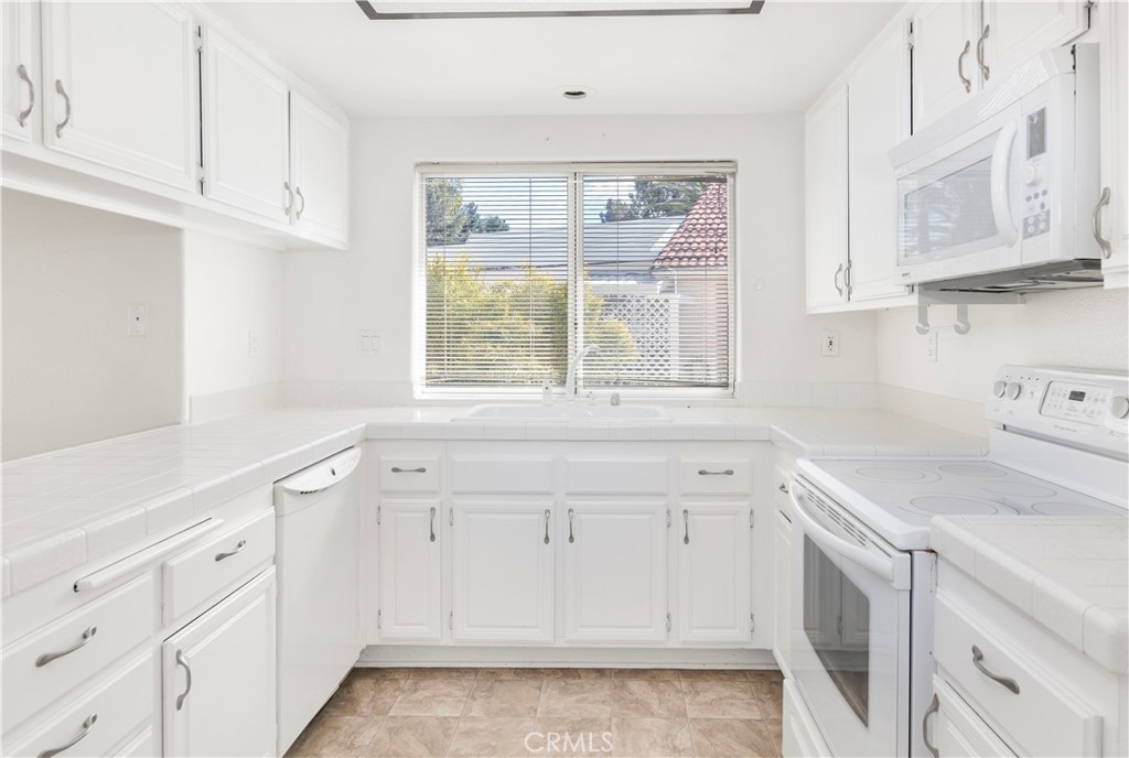 1886 Ash Tree Lane Property Photo 13