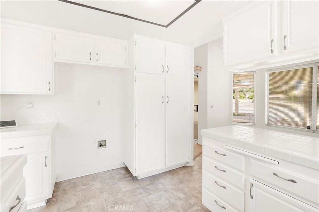 1886 Ash Tree Lane Property Photo 15