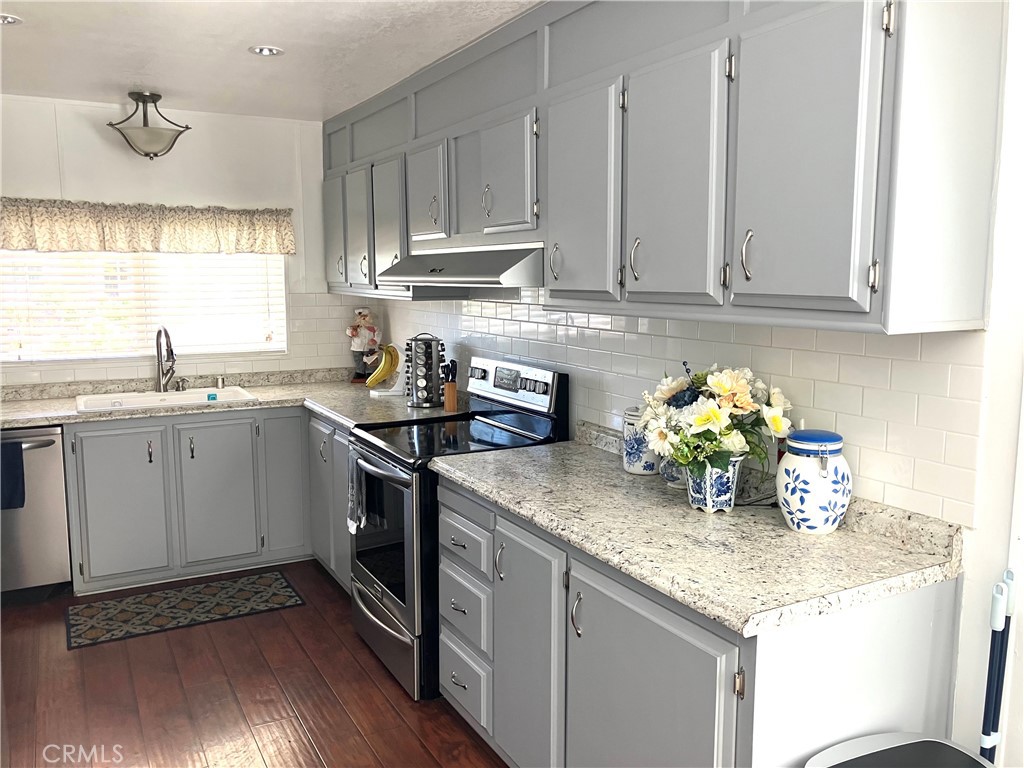 1250 N Kirby Street 77 Property Photo 5
