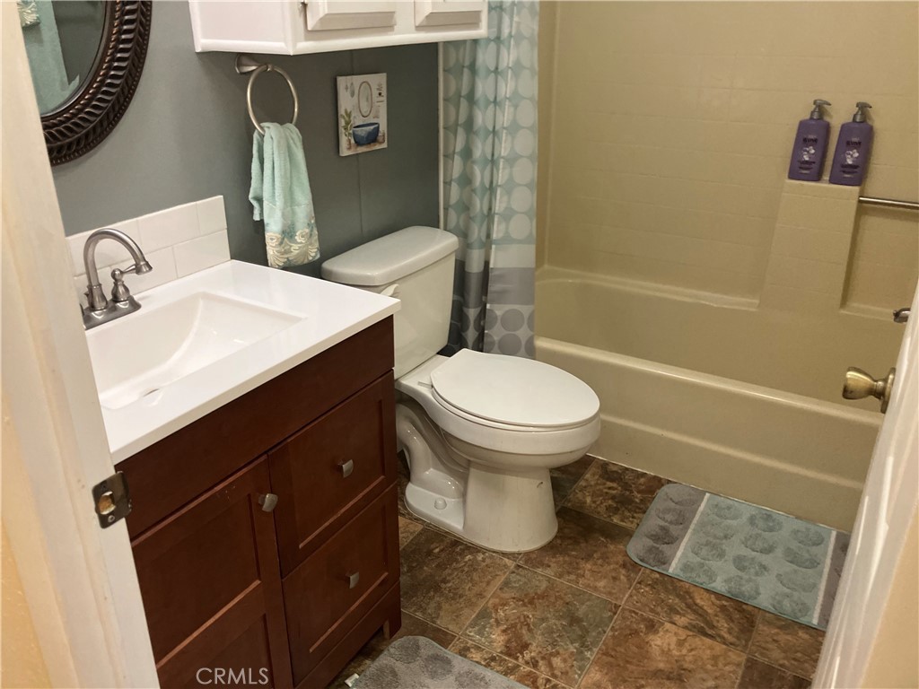 1250 N Kirby Street 77 Property Photo 9