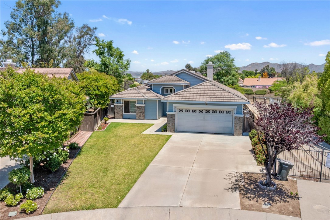 32725 Trailwood Court Property Photo