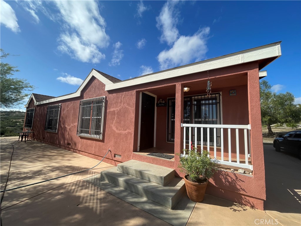 35125 Hobbiton Road Property Photo 2