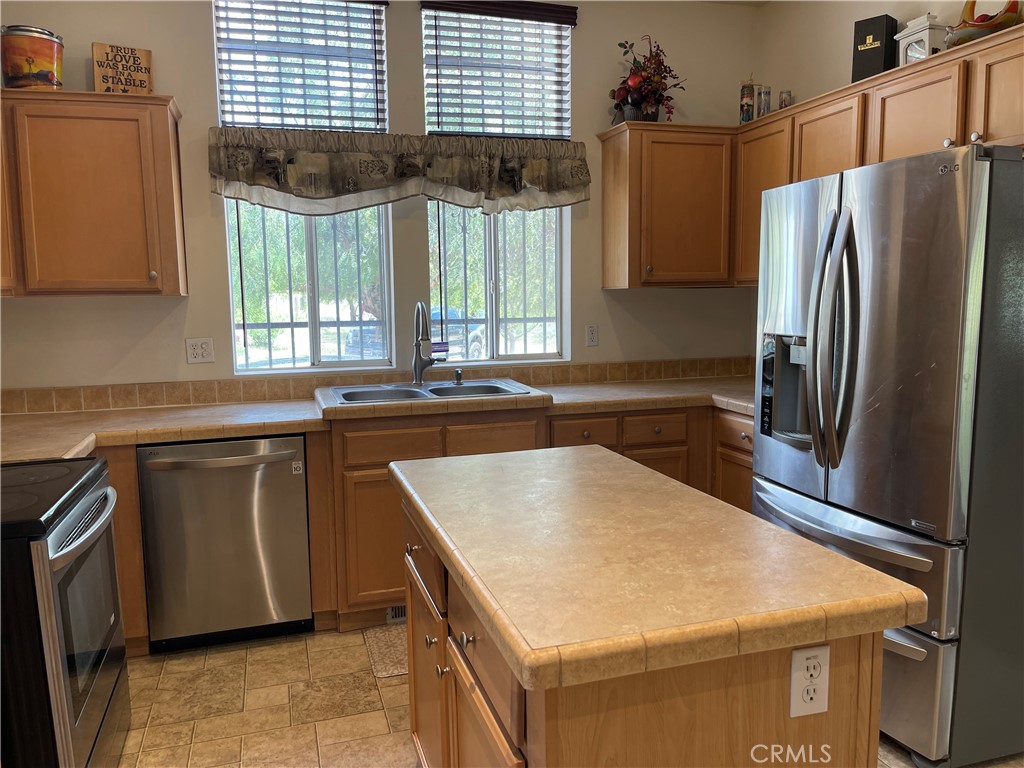 35125 Hobbiton Road Property Photo 11
