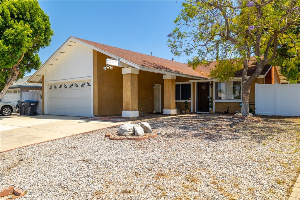 23621 Suncrest Avenue Property Photo 2