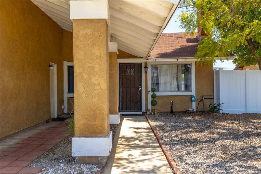 23621 Suncrest Avenue Property Photo 4