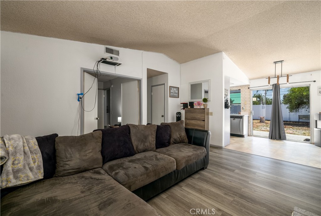 23621 Suncrest Avenue Property Photo 8