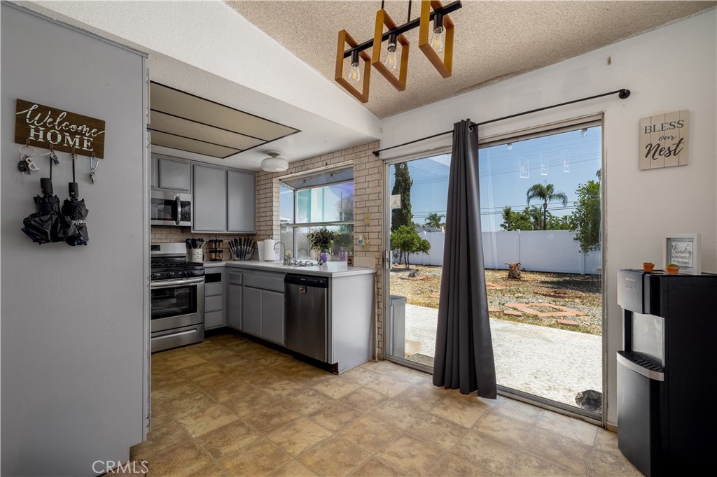 23621 Suncrest Avenue Property Photo 10