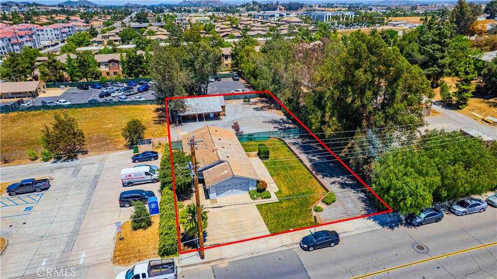 25050 Adams Avenue Property Photo 2