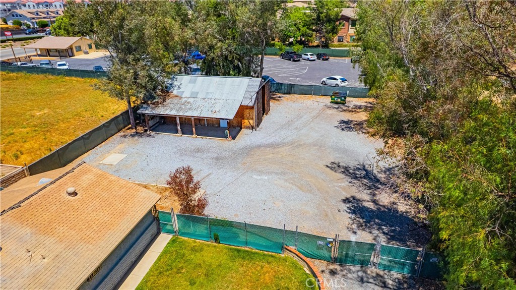 25050 Adams Avenue Property Photo 4