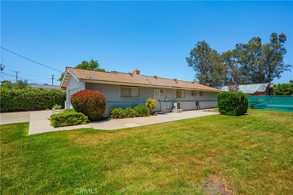 25050 Adams Avenue Property Photo 9