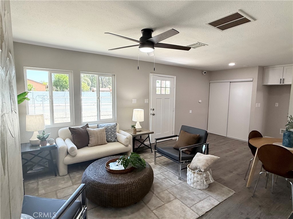 9196 Redwood Avenue Property Photo 6