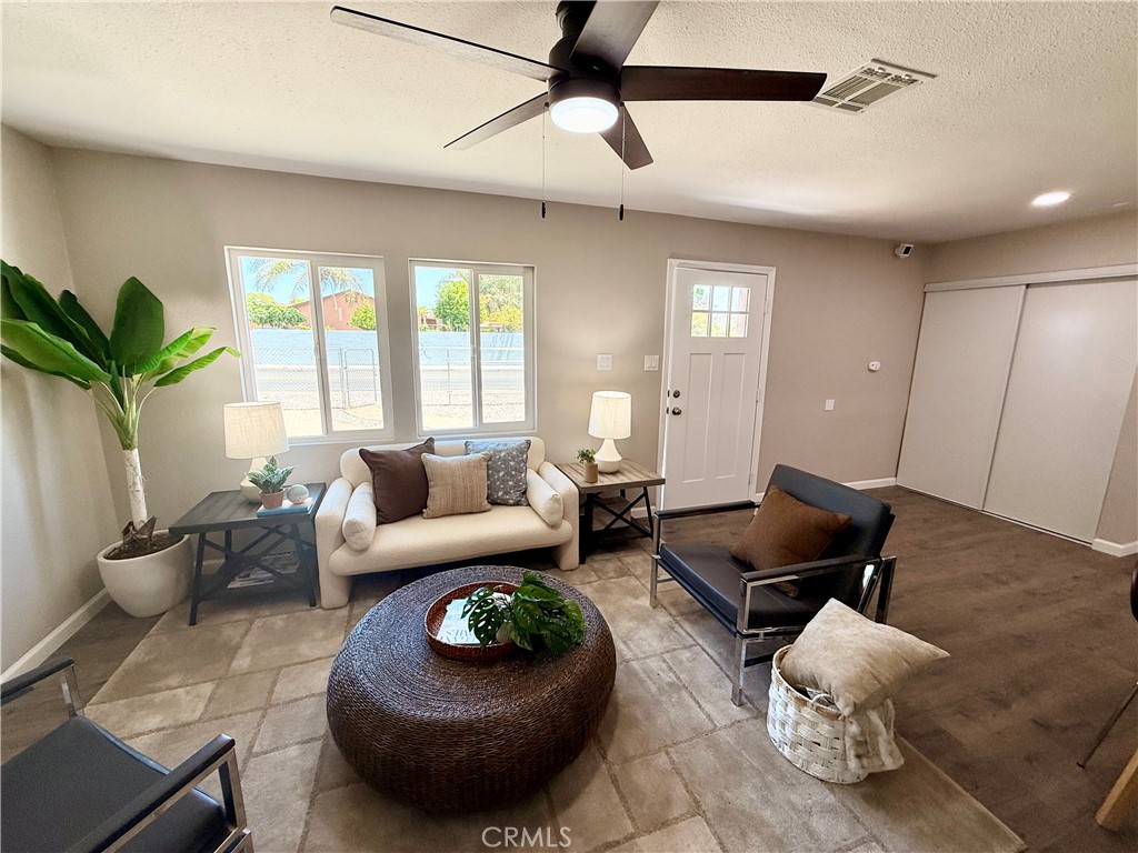9196 Redwood Avenue Property Photo 7