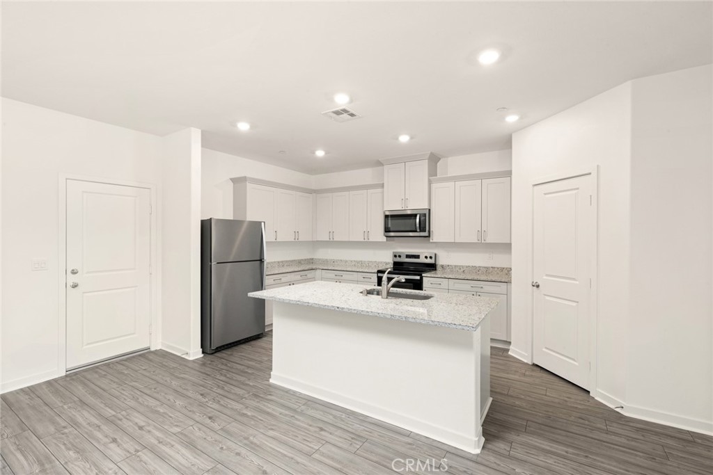 42499 Aruba Court Property Photo 8