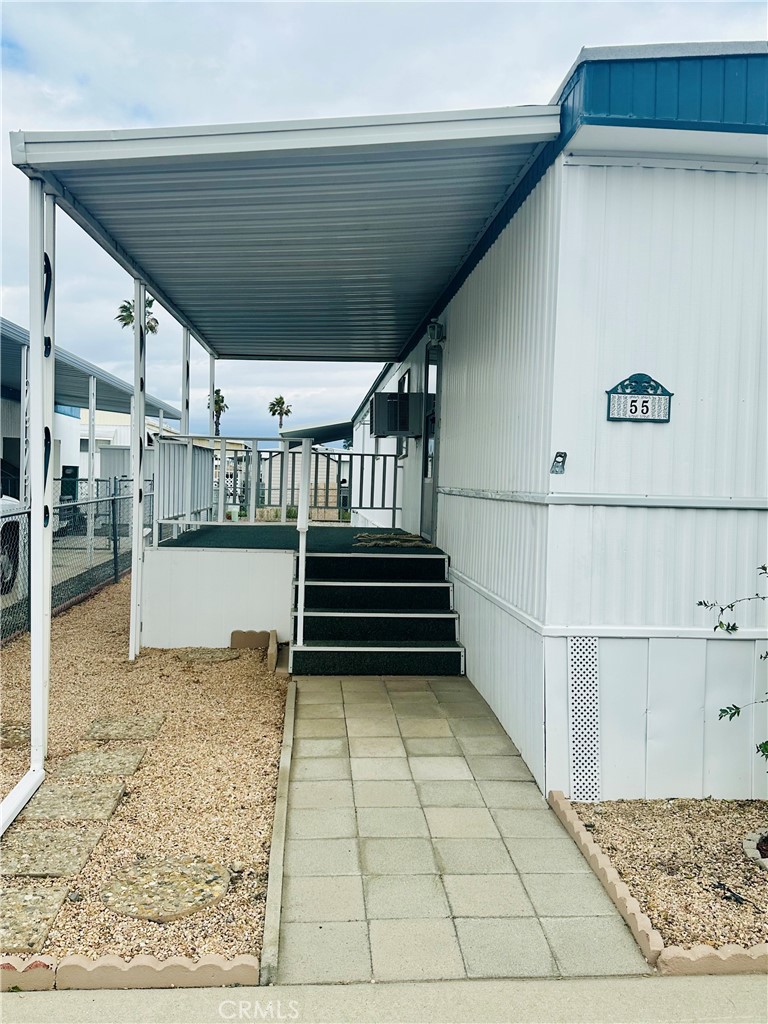 1150 N Kirby Street 55 Property Photo 3