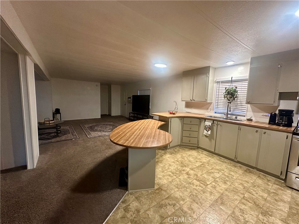 1150 N Kirby Street 55 Property Photo 9