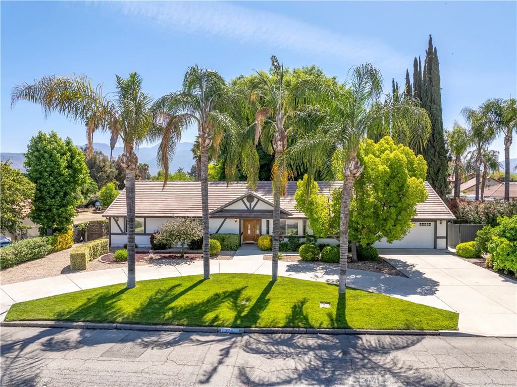 274 N Hemet Street Property Photo 1