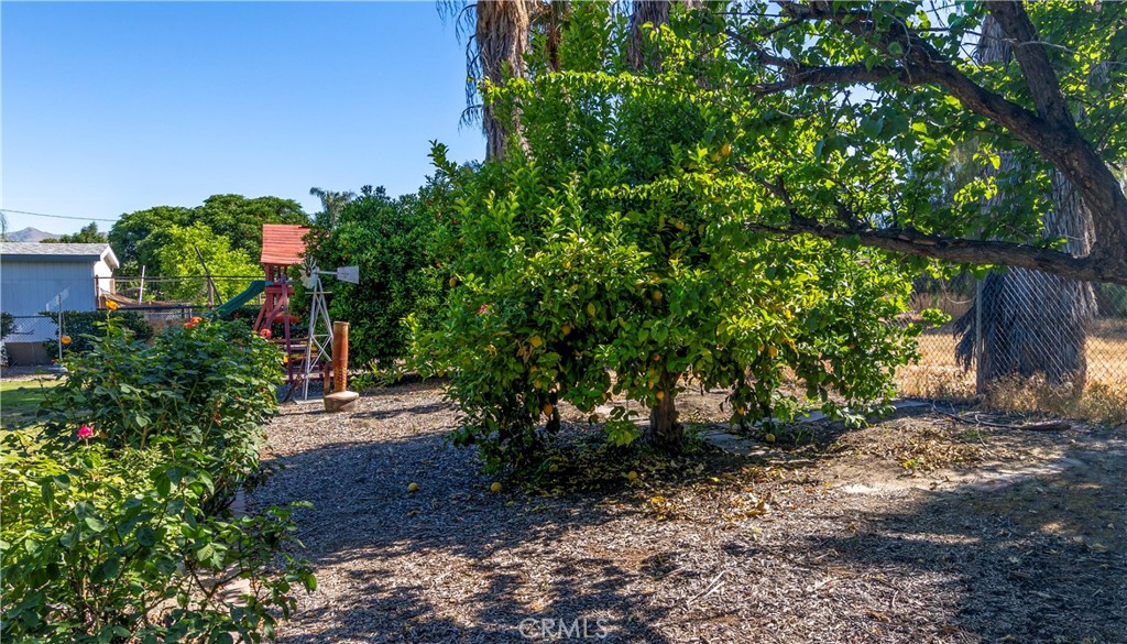274 N Hemet Street Property Photo 8
