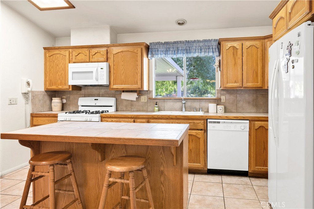 274 N Hemet Street Property Photo 21