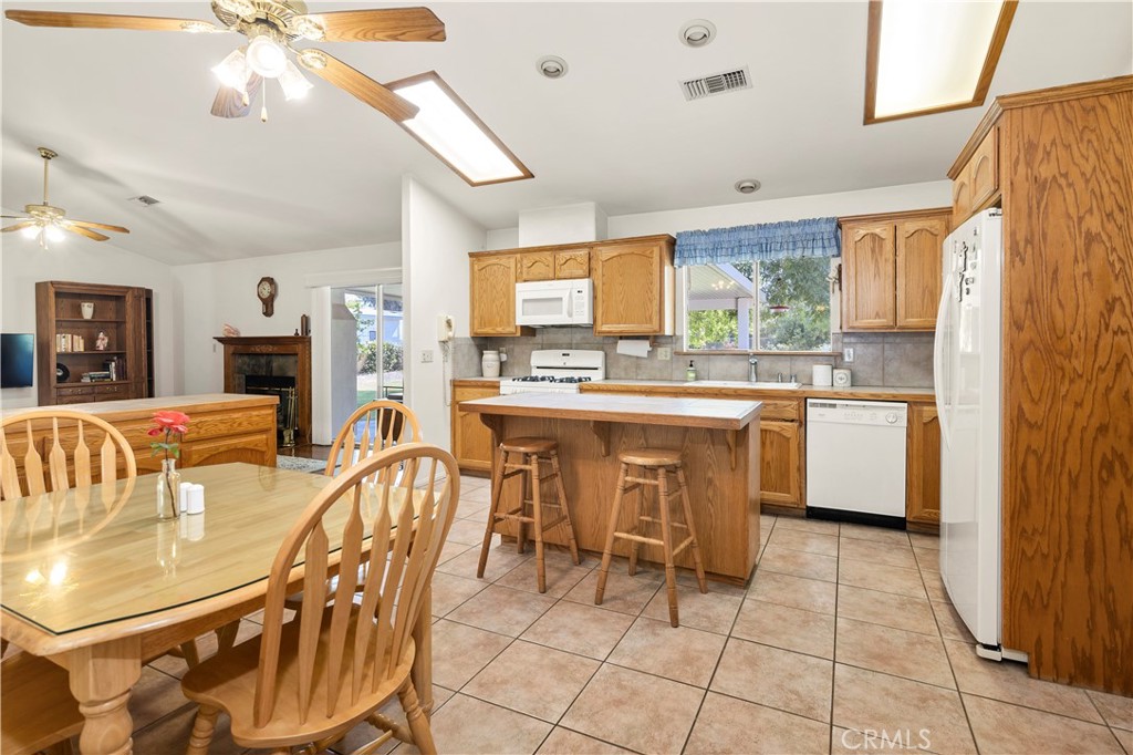 274 N Hemet Street Property Photo 22