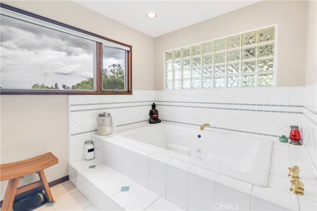 735 Del Valle Drive Property Photo 30