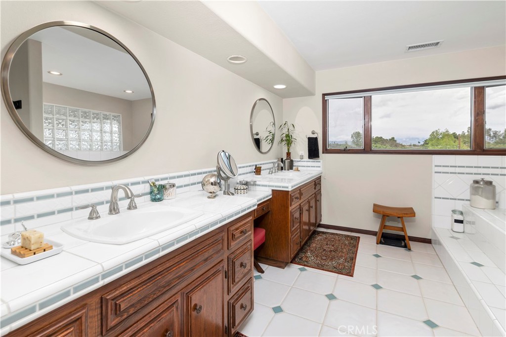735 Del Valle Drive Property Photo 31
