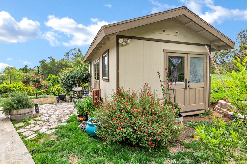 735 Del Valle Drive Property Photo 40