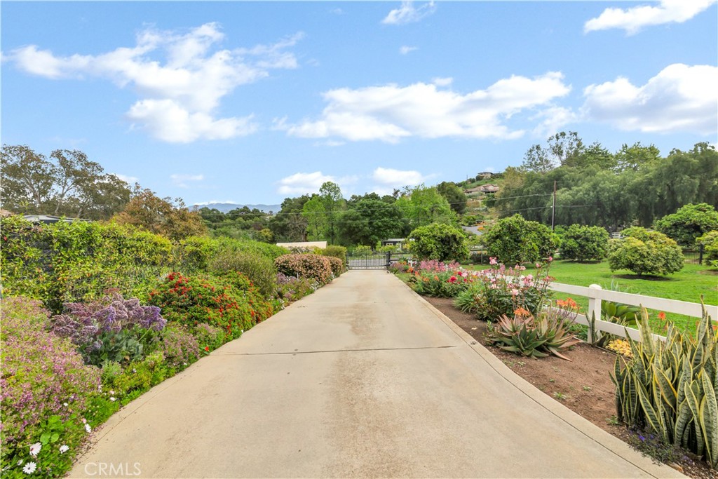 735 Del Valle Drive Property Photo 45