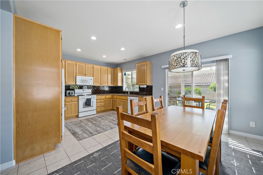 28187 Meadowsweet Drive Property Photo 11