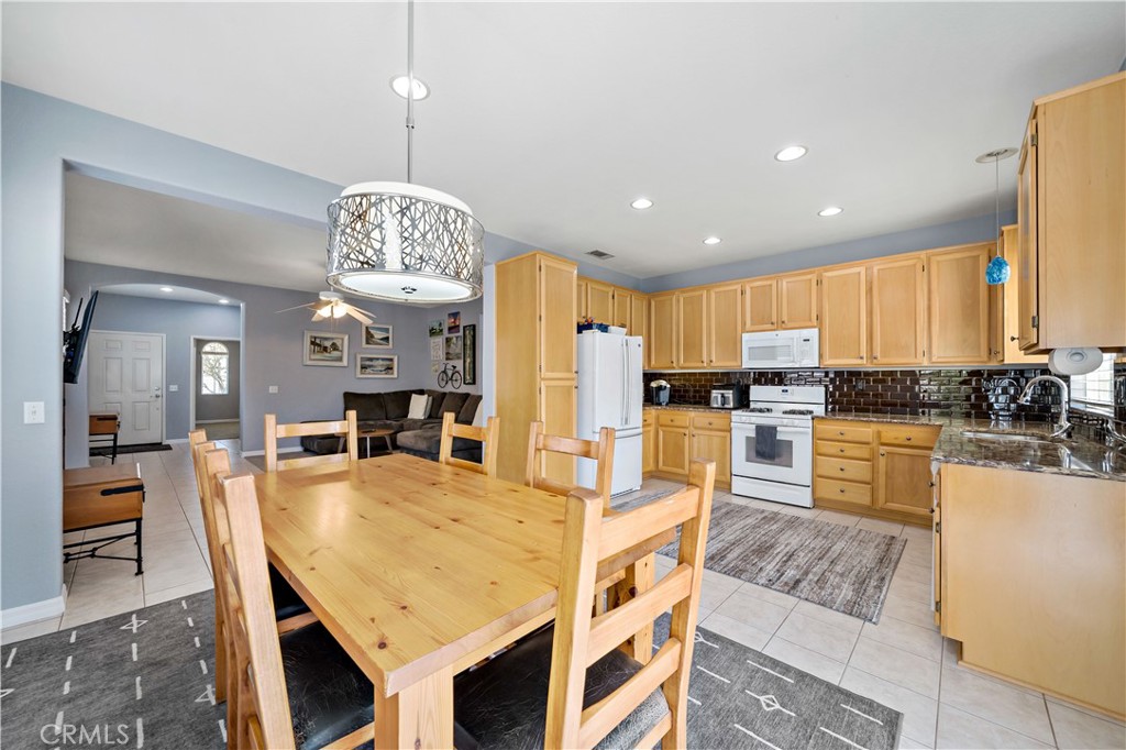 28187 Meadowsweet Drive Property Photo 12
