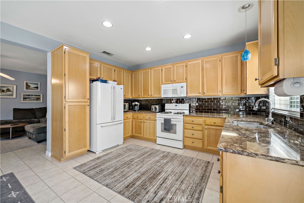 28187 Meadowsweet Drive Property Photo 13