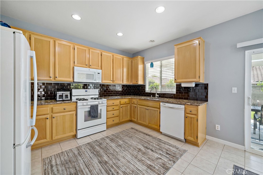 28187 Meadowsweet Drive Property Photo 14