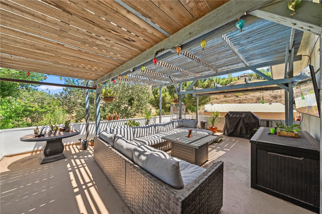 11111 Spanish Hills Drive Property Photo 9