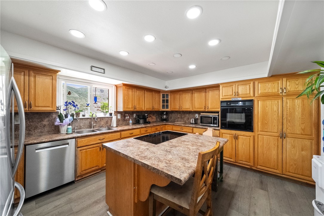 11111 Spanish Hills Drive Property Photo 14
