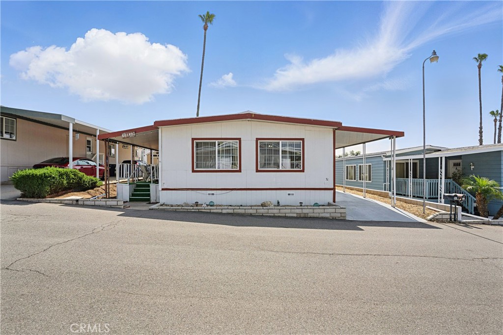 32600 State HWY 74 CA 51 Property Photo 1