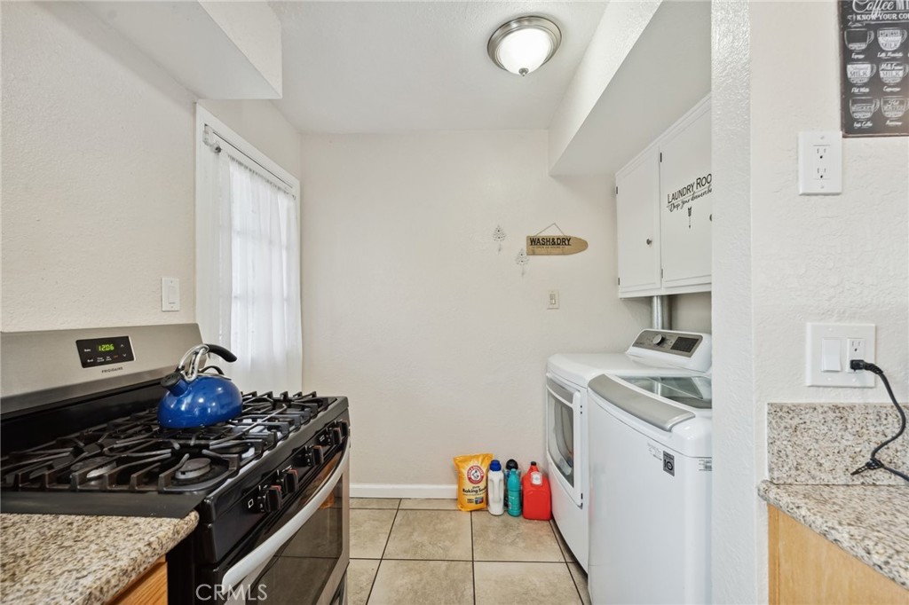 1124 Montrose Avenue Property Photo 12