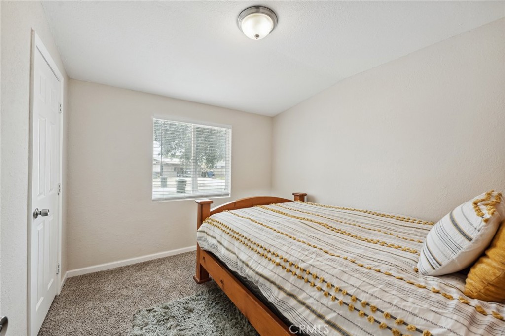 1124 Montrose Avenue Property Photo 17