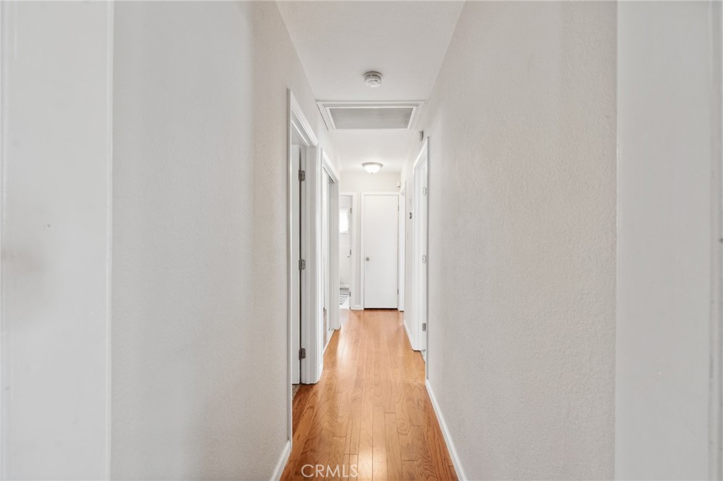 1124 Montrose Avenue Property Photo 21