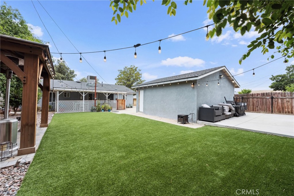 1124 Montrose Avenue Property Photo 28