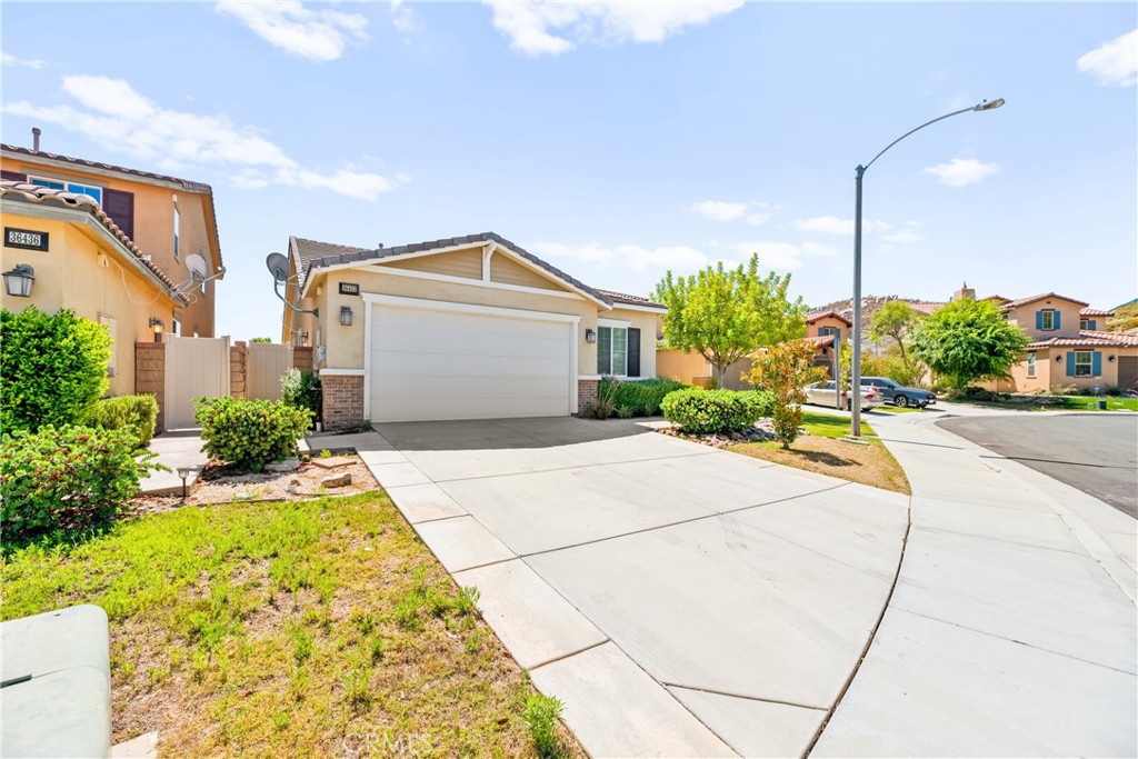 36432 Chervil Court Property Photo 4