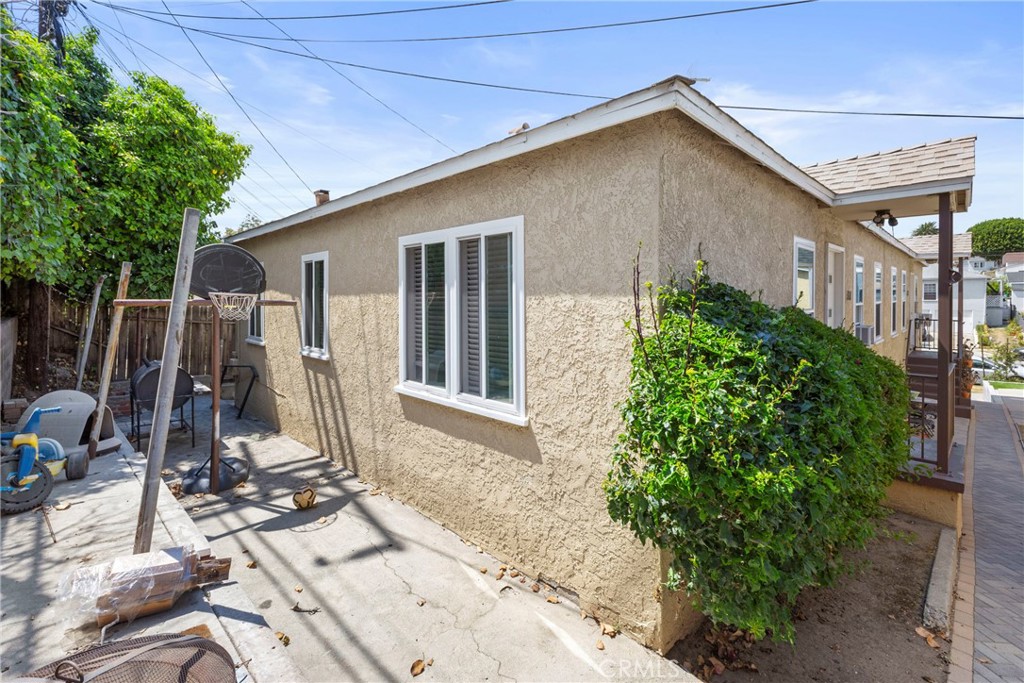612 E Fairview Boulevard Property Photo 8