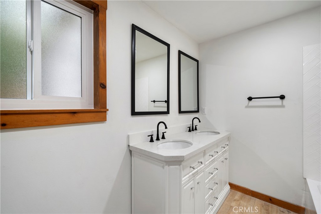 814 Glen View Lane Property Photo 16