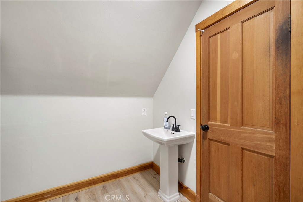 814 Glen View Lane Property Photo 24