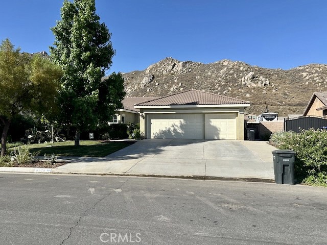5525 Swingstone Drive Property Photo 1