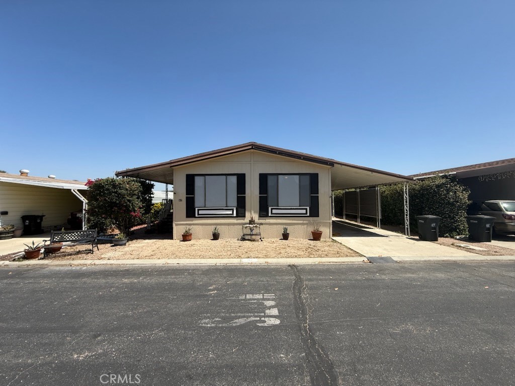 1300 W Menlo Avenue 97 Property Photo 1