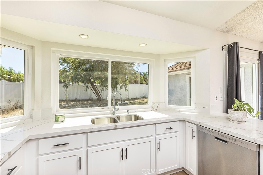 45586 Rainbow Canyon Road Property Photo 14