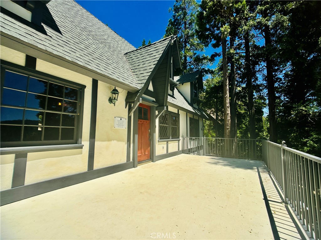349 Golf Course Road Property Photo 8