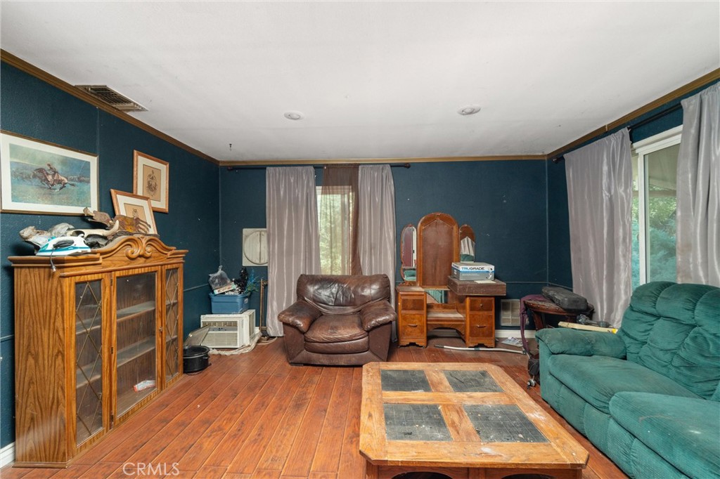 18604 Ellis Drive Property Photo 2