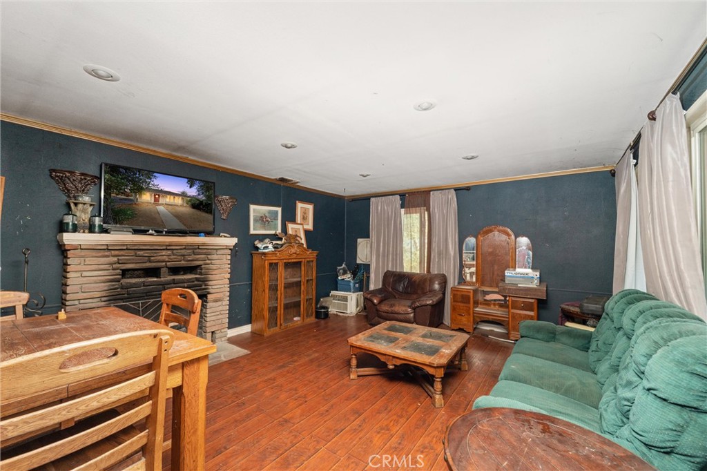 18604 Ellis Drive Property Photo 3