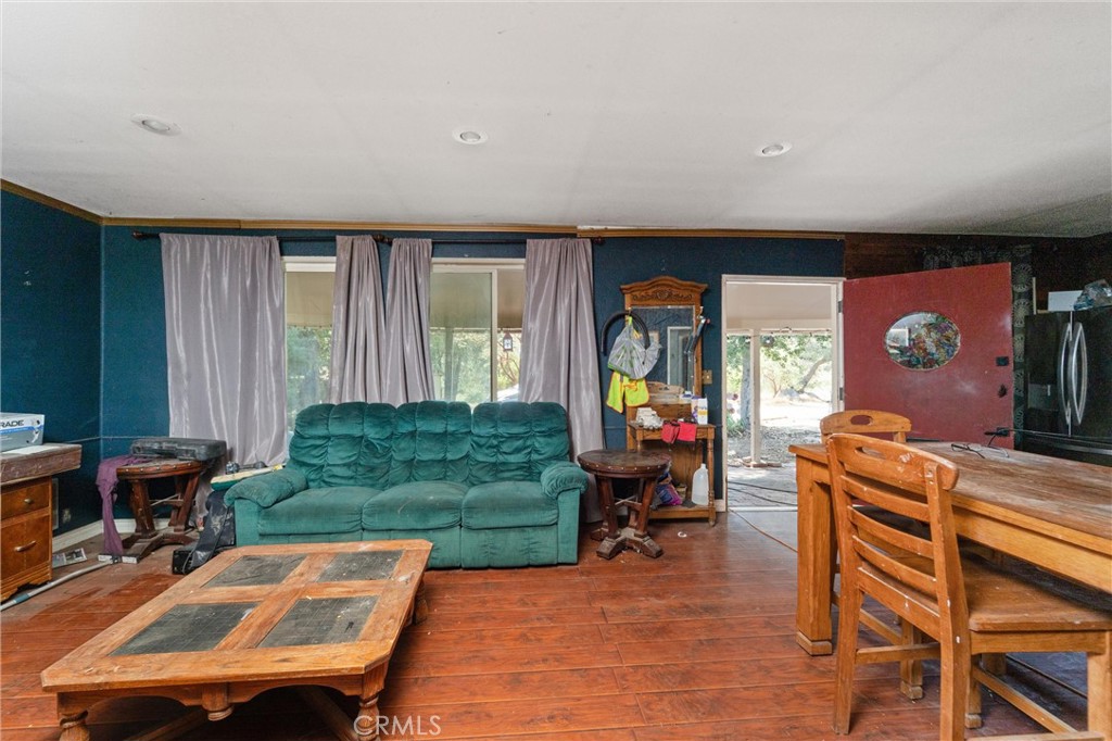 18604 Ellis Drive Property Photo 4