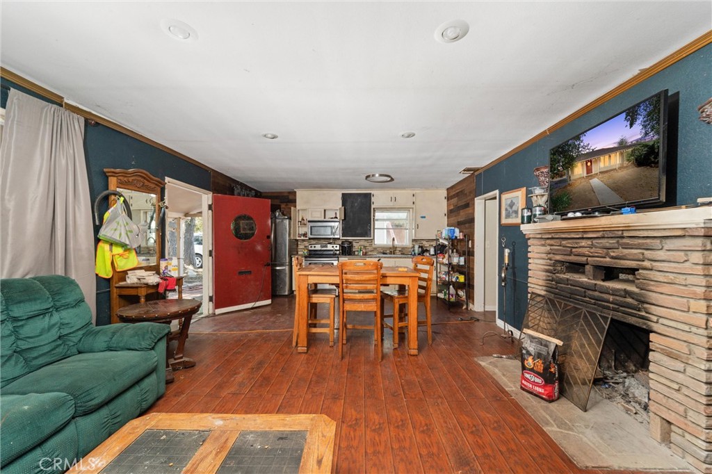 18604 Ellis Drive Property Photo 5